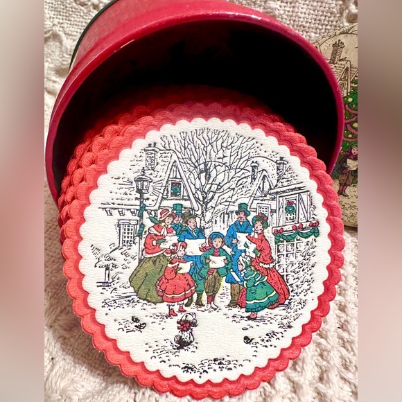 Vtg Christmas 🎄 Coaster Tin 33 Paper Coasters Inside By Potpourri Press… Opened - Picture 5 of 14